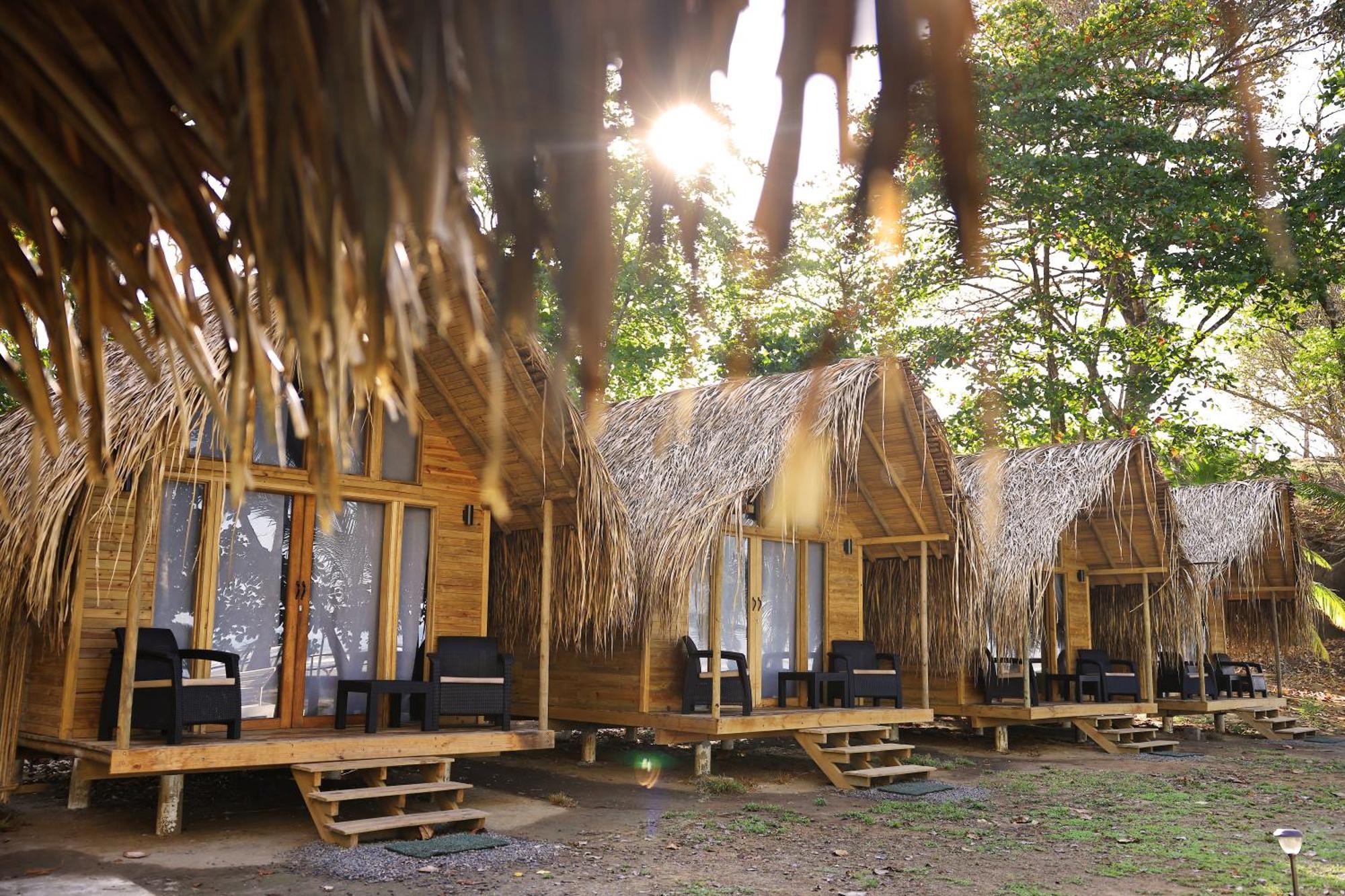 Hotel Oasis & Surf Camp Santa Catalina Kültér fotó
